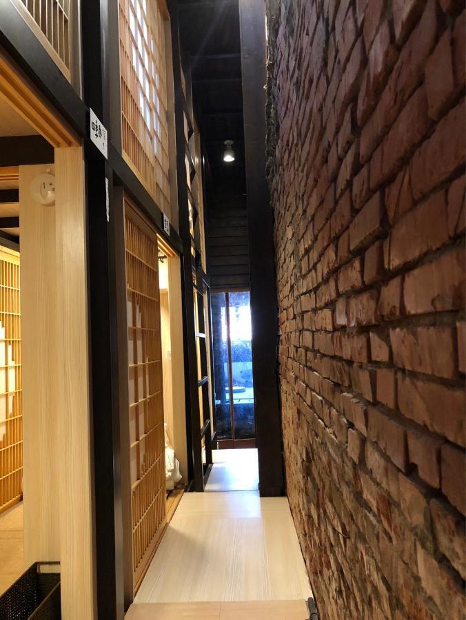 台甕茶室青年旅館 Tai-Wong Tatami Room Hostel Тайнань Экстерьер фото