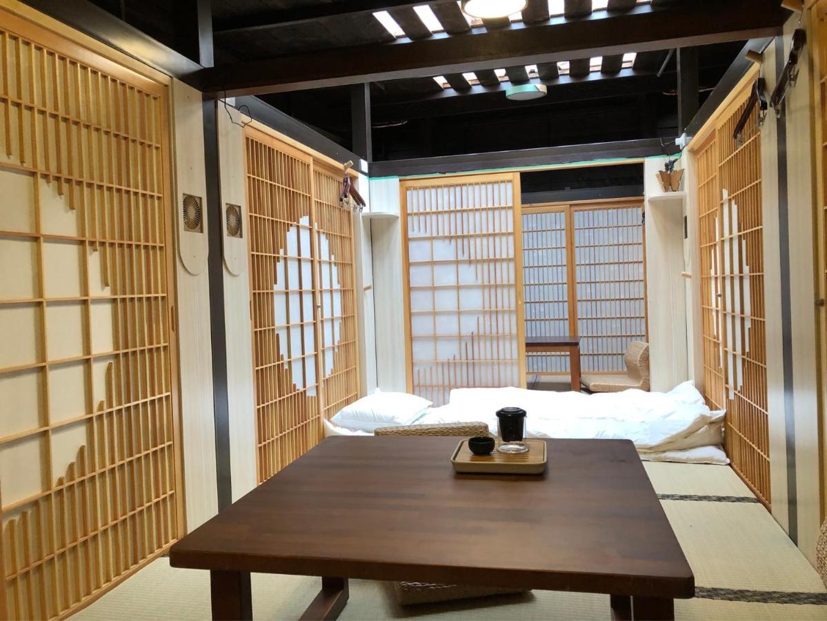 台甕茶室青年旅館 Tai-Wong Tatami Room Hostel Тайнань Экстерьер фото
