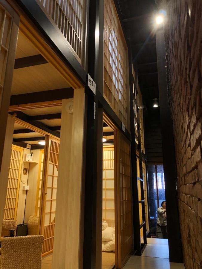 台甕茶室青年旅館 Tai-Wong Tatami Room Hostel Тайнань Экстерьер фото
