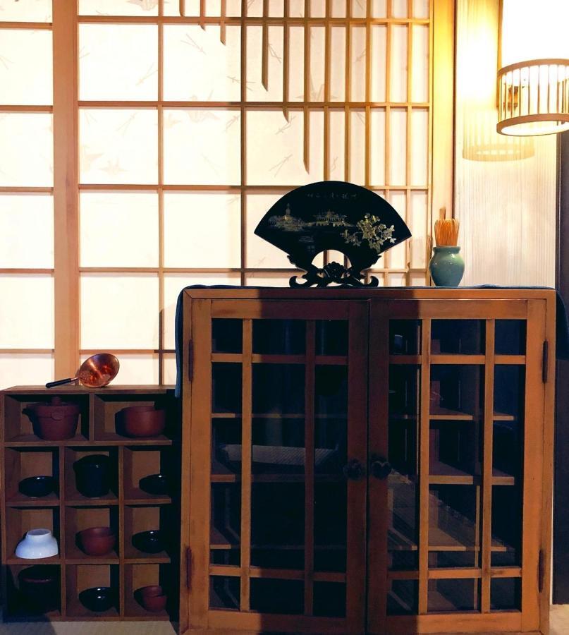 台甕茶室青年旅館 Tai-Wong Tatami Room Hostel Тайнань Экстерьер фото