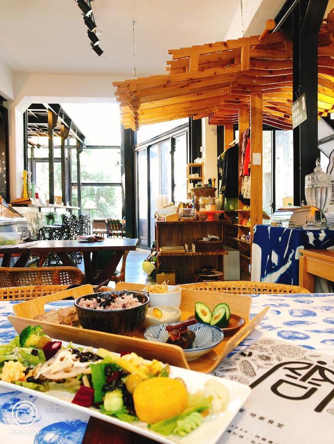 台甕茶室青年旅館 Tai-Wong Tatami Room Hostel Тайнань Экстерьер фото