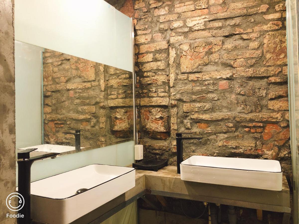 台甕茶室青年旅館 Tai-Wong Tatami Room Hostel Тайнань Экстерьер фото
